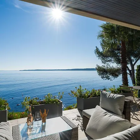 Adriana By Terry's Homes Waterfront Seaview Cannes